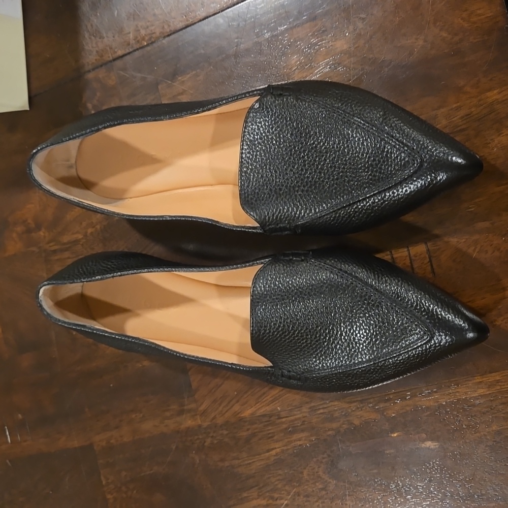 Black Pointed Toe Leather Flats - Classic Women's Loafers